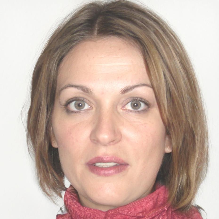 Retrato profesional de Amparo Castellanos